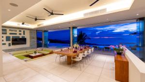 Et opholdsområde på Splash: Contemporary Tropical Five Star Villa