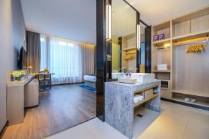 Kuchyň nebo kuchyňský kout v ubytování Echarm Hotel Chengdu KuanNarrow Alley JinXianQiao Branch 宜尚酒店成都宽窄巷子金仙桥店