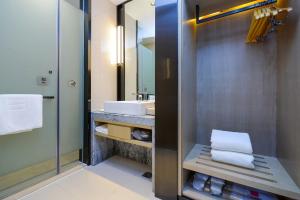 Koupelna v ubytování Echarm Hotel Chengdu KuanNarrow Alley JinXianQiao Branch 宜尚酒店成都宽窄巷子金仙桥店