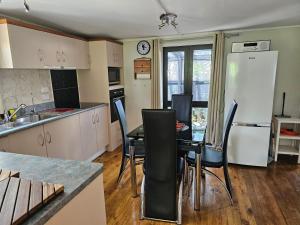 Gallery image of The Pipi Cottage in One Tree Point