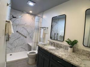 Fotografie z fotogalerie ubytování 4 Bedroom King Beds One-Story Tesla EV v destinaci Riverside