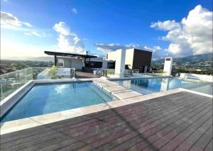 Bazén v ubytování Kingston Paradise - Luxury Suite nebo v jeho okolí