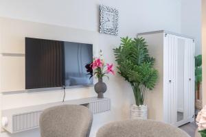 Bilde i galleriet til Elegant studio for 4 in JVC i Dubai