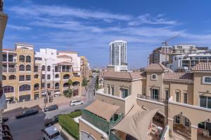 Bilde i galleriet til Elegant studio for 4 in JVC i Dubai