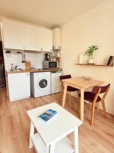 Kuchyň nebo kuchyňský kout v ubytování Studio douillet, Balaruc les bains, à deux pas de la cure et de la plage