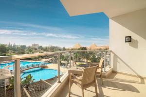 Steigenberger Pyramids Cairo内部或周边的泳池