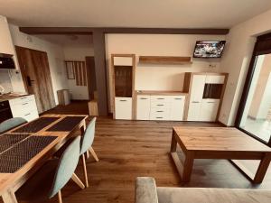 Kuchyň nebo kuchyňský kout v ubytování Apartament w Dolinie Sanu