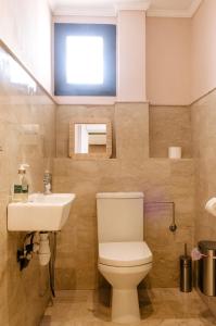 Ένα μπάνιο στο Large Stylish Condo Central Gueliz with Pool Access +26 φωτογραφίες