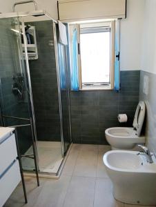 A bathroom at Villa Cavarra