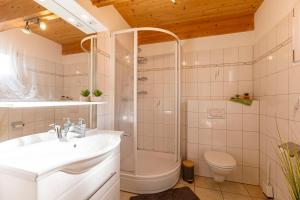 Kúpeľňa v ubytovaní Almdorf Stadl by ALPS RESORTS