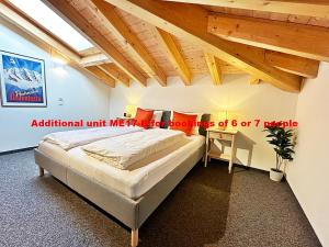 Postel nebo postele na pokoji v ubytování Attika - 85m2, Holz, Ausblick, mit Garage - ME17-A