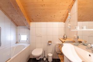 Kúpeľňa v ubytovaní Almdorf Stadl by ALPS RESORTS