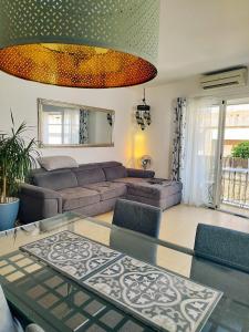 Posezení v ubytování SITGES WELCOM HOME a summer flat in the heart of the village Sitges