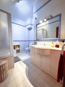 Ένα μπάνιο στο Big Private Chill Room