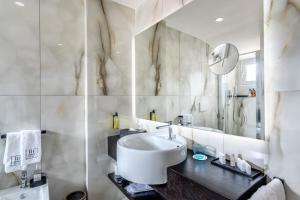 Plinius Lifestyle Hotel Lake Como的一间浴室