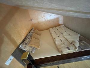 an overhead view of a room with a ceiling at APARTMAN OAZA 24 in Surčin