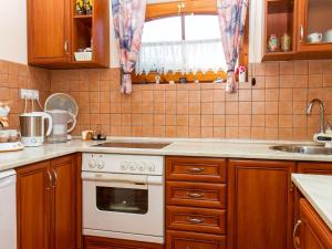 Kuchyňa alebo kuchynka v ubytovaní Holiday Home Maggio by Interhome