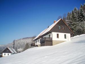 Holiday Home Stárkov by Interhome v zime