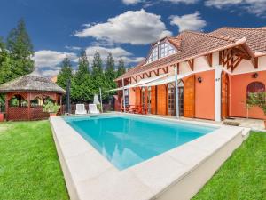 Bazén v ubytovaní Holiday Home Ruby 2 by Interhome alebo v jeho blízkosti