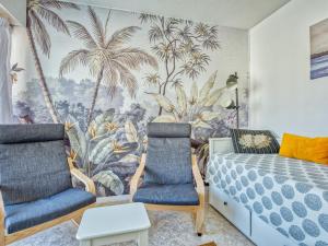 Ruang duduk di Apartment Casino-4 by Interhome