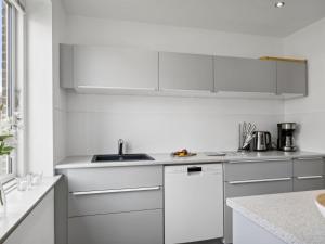 Η κουζίνα ή μικρή κουζίνα στο Apartment Anetta - 300m from the sea by Interhome