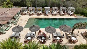 The swimming pool at or close to Finca Hotel Rural Es Turó