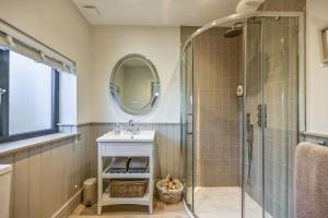 Ένα μπάνιο στο Xanadune Beach House by Bloom Stays +30 φωτογραφίες