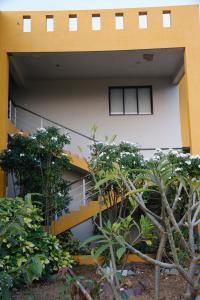 Galeriebild der Unterkunft The Yellow Retreat in Wai