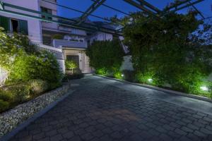 Vonkajšia záhrada v ubytovaní Apartments Gianni