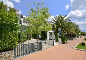 Vonkajšia záhrada v ubytovaní Apartments Gianni