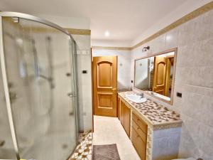 Vannituba majutusasutuses Chalet Larsech by AMA Val di Fassa