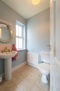Koupelna v ubytování Dingle Townside Nest + 10 fotografií
