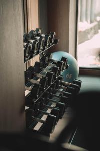 Centrum fitness w obiekcie Thompson Madrid, by Hyatt