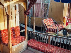 Veena Palace Group Of Houseboats的休息区
