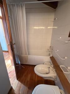 Ένα μπάνιο στο Panciroli Pinzolo Funivia