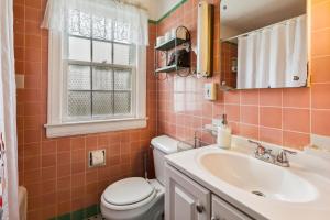 Koupelna v ubytování Near CLE Clinic - Long term stays accepted