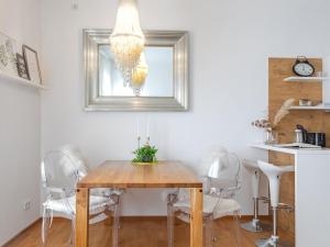 A kitchen or kitchenette at TheMarketFlat Schöne Wohnung im Stadtzentrum