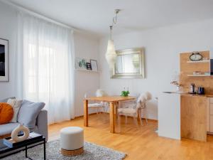 A kitchen or kitchenette at TheMarketFlat Schöne Wohnung im Stadtzentrum