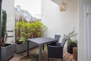 A balcony or terrace at TheMarketFlat Schöne Wohnung im Stadtzentrum