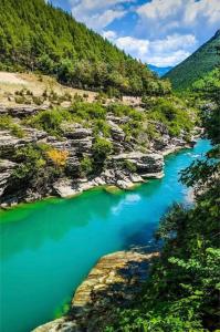 Φωτογραφία από το άλμπουμ του Secluded house Vjosa river σε Kanikol