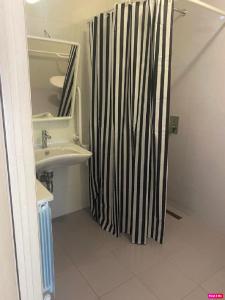 Ένα μπάνιο στο Apartments Villa Bubi +78 φωτογραφίες