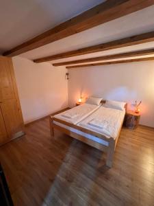 Galeriebild der Unterkunft Famíves vendégház in Racu