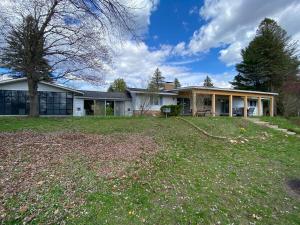 Κήπος έξω από το Au Sable River Front