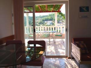 Gallery image of Apartments Mia in Postira