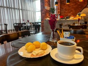 Comida no hotel ou em algum lugar perto