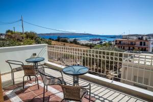 Μπαλκόνι ή βεράντα στο Portfront Neoclassical Gem in Lavrio