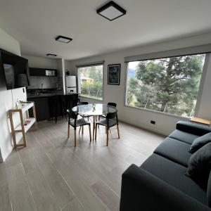 Una cocina o kitchenette en Buenavista Chalten, Casa de Montaña