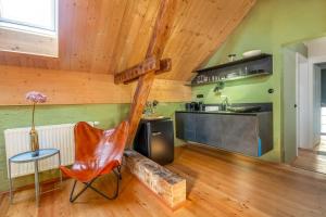 Kuchyň nebo kuchyňský kout v ubytování Villa 100 und 10 - 4 stilvolle City-Apartments