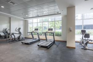 Líkamsræktarstöð og/eða líkamsræktaraðstaða á StayShort - Exceptional 1bedroom apartment in the heart of Downtown