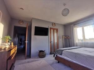 Ein Bett oder Betten in einem Zimmer der Unterkunft Roscommon Ensuite Room